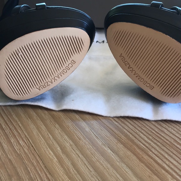 BCBG Ferned mesh calf heel - Picture 2 of 4